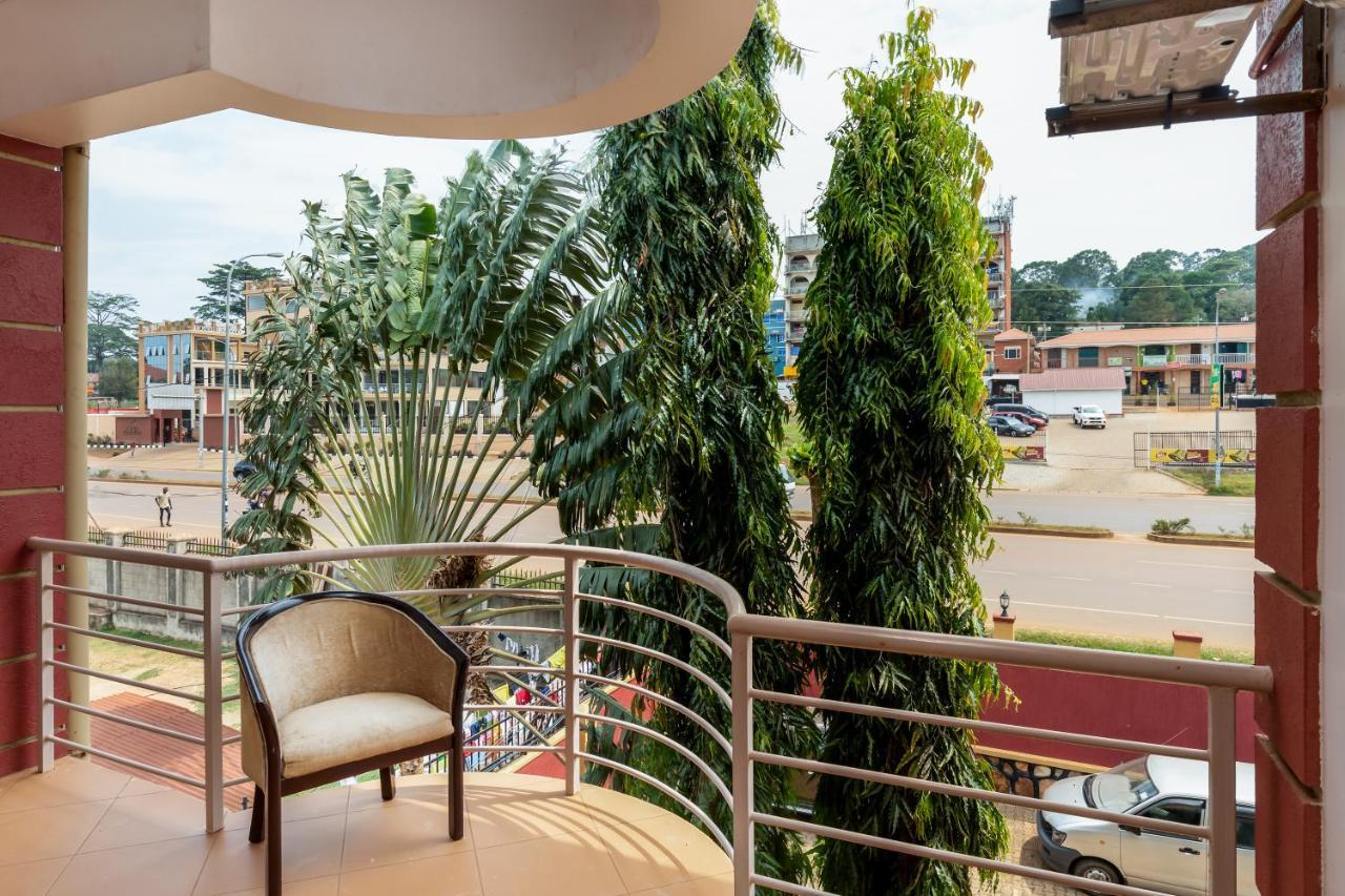 Entebbe Traveller'S Hotel Exteriör bild