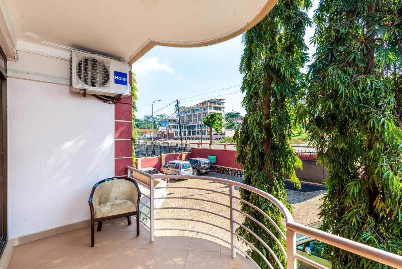 Entebbe Traveller'S Hotel Exteriör bild