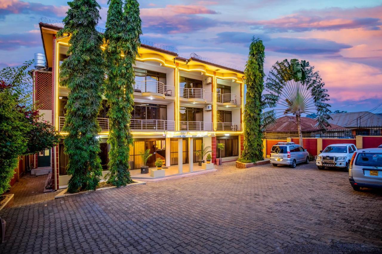 Entebbe Traveller'S Hotel Exteriör bild