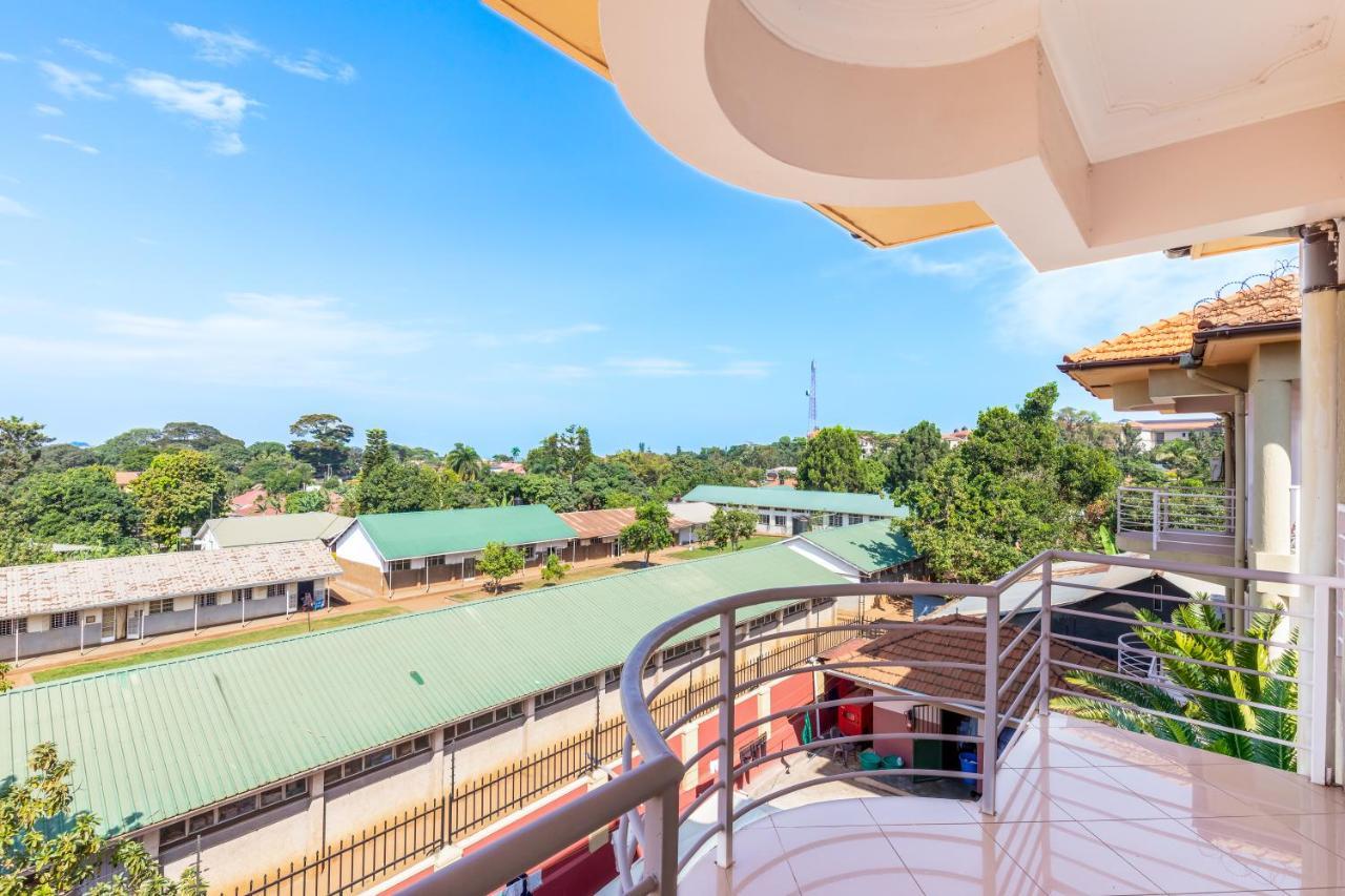 Entebbe Traveller'S Hotel Exteriör bild