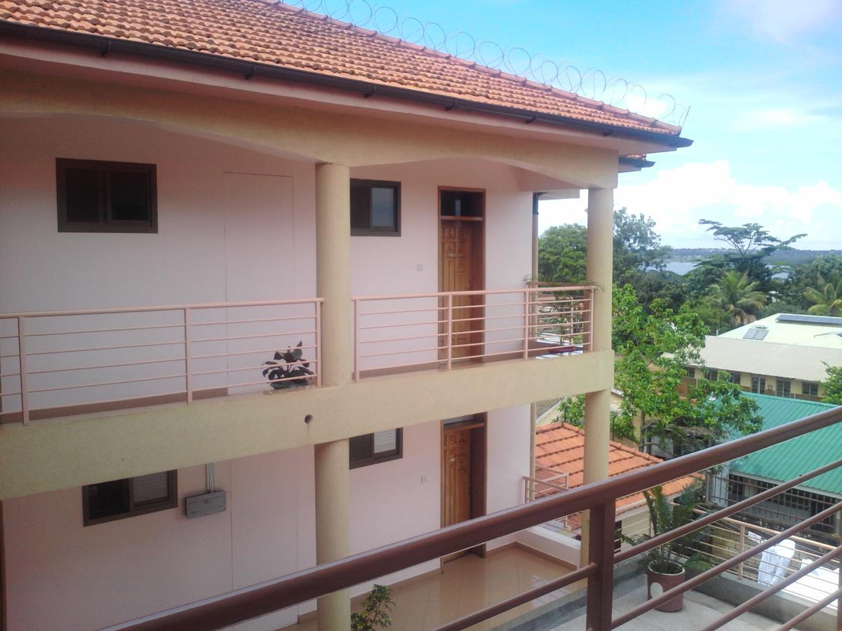 Entebbe Traveller'S Hotel Exteriör bild