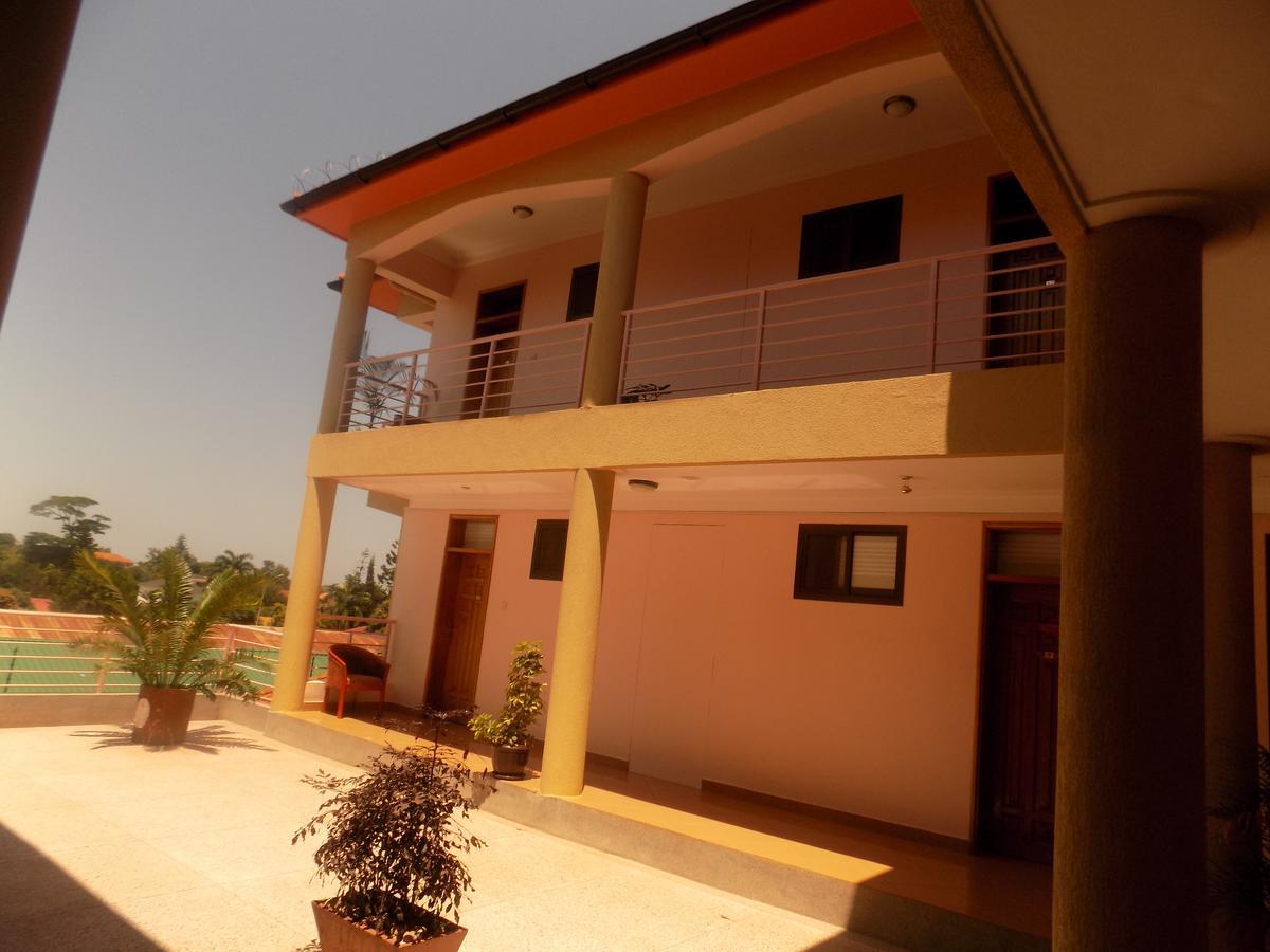 Entebbe Traveller'S Hotel Exteriör bild