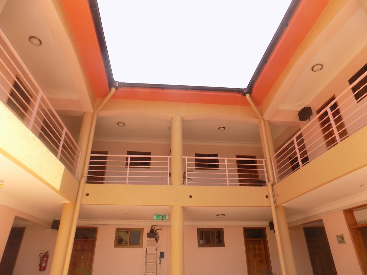 Entebbe Traveller'S Hotel Exteriör bild