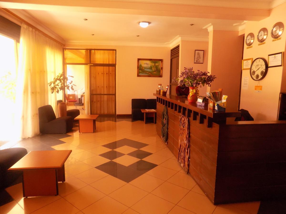 Entebbe Traveller'S Hotel Exteriör bild