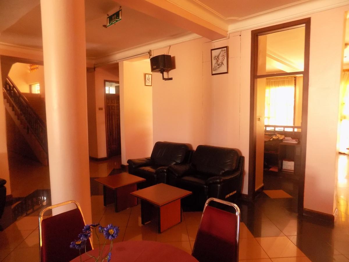 Entebbe Traveller'S Hotel Exteriör bild