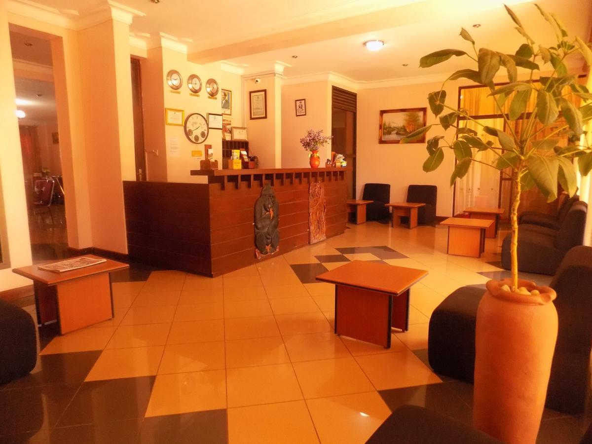 Entebbe Traveller'S Hotel Exteriör bild